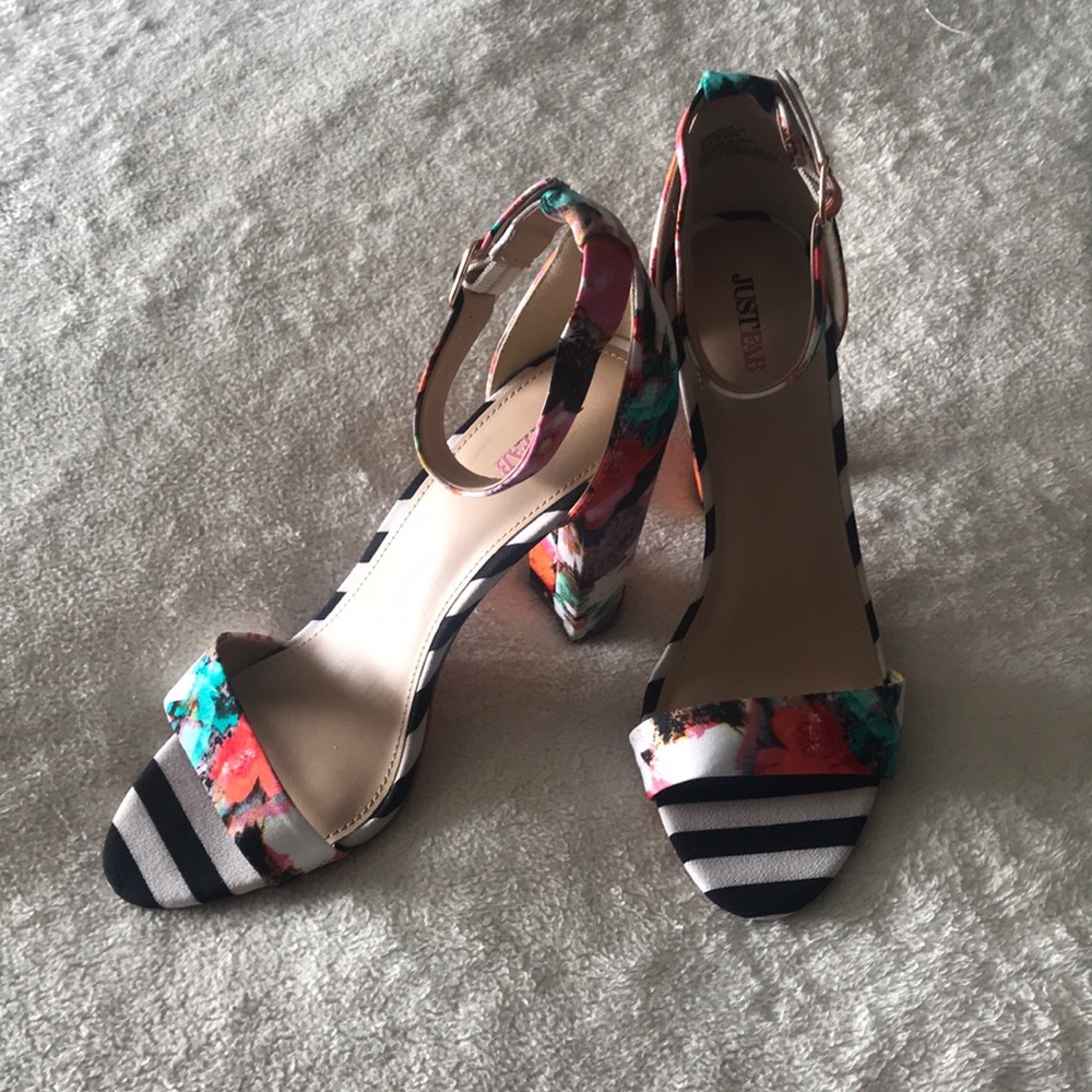 JustFab I Persefinee Heeled Sandal - Picture 3 of 6